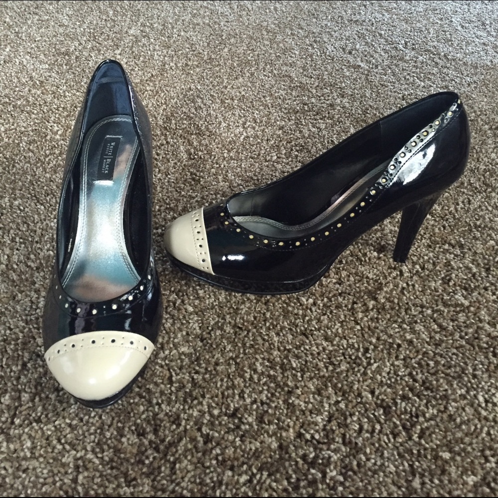 White House Black Market 'Benna' Spectator Heel Size 10